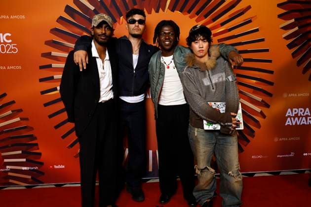 APRA MUSIC AWARDS 2025, Dylan Atlantis & Friday perform on stage during the 2025 APRA Music Awards at Melbourne Town Hall in Melbourne, Wednesday, April 30, 2025. ( NO ARCHIVING MELBOURNE VICTORIA AUSTRALIA  Copyright: xCONxCHRONISx 20250430111565540289