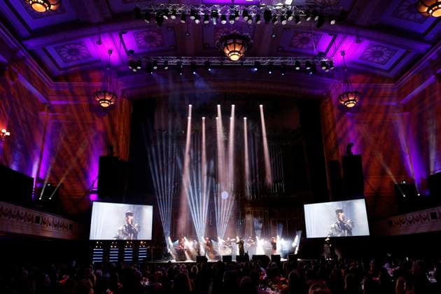 APRA MUSIC AWARDS 2025, Denni, Taija Zaya with band perform on stage during the 2025 APRA Music Awards at Melbourne Town Hall in Melbourne, Wednesday, April 30, 2025. ( NO ARCHIVING MELBOURNE VICTORIA AUSTRALIA  Copyright: xCONxCHRONISx 20250430190424189462