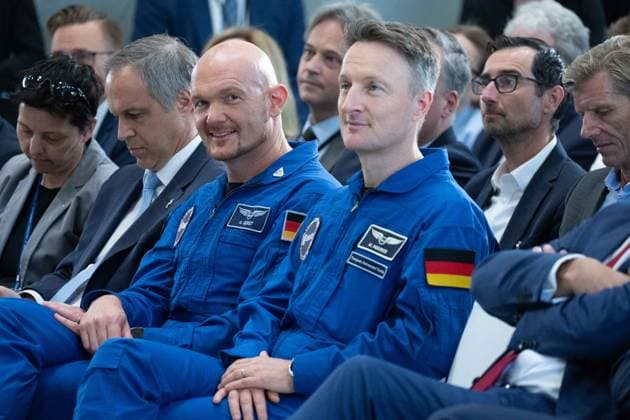v.l. Alexander GERST, Astronaut, Matthias MAURER, Astronaut, SpaceTech.NRW Raumfahrtkonferenz im Deutschen Zentrum fuer Luft- und Raumfahrt in Koeln, 30.04.2025. *** f l Alexander GERST, astronaut, Matthias MAURER, astronaut, SpaceTech NRW Space Conference at the German Aerospace Center in Cologne, 30 04 2025