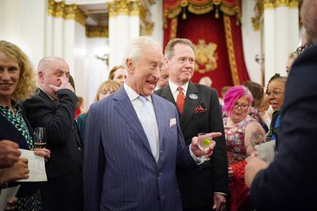 Entertainment Themen der Woche KW18 Bilder des Jahres 2025, Entertainment 04 April Entertainment Bilder des Tages Cancer reception at Buckingham Palace King Charles III speaks to guests during a reception in Buckingham Palace, London, in celebration of community-based initiatives raising awareness about cancer and supporting those living with cancer. Picture date: Wednesday April 30, 2025. PA Photo. See PA story ROYAL King., Credit:Yui Mok Avalon UK, LONDON  Copyright: xYuixMokx xAvalonx 0993966423