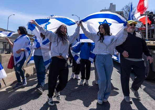 May 1, 2025, Montreal, Pq, CANADA: Supporters of Israel celebrate the country s Independence Day in Montreal on Thursday, May 1, 2025. Montreal CANADA  - ZUMAc35_ 20250501_zaf_c35_021 Copyright: xChristinnexMuschix