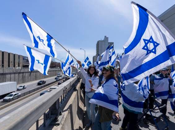 May 1, 2025, Montreal, Pq, CANADA: Supporters of Israel celebrate the country s Independence Day in Montreal on Thursday, May 1, 2025. Montreal CANADA  - ZUMAc35_ 20250501_zaf_c35_024 Copyright: xChristinnexMuschix