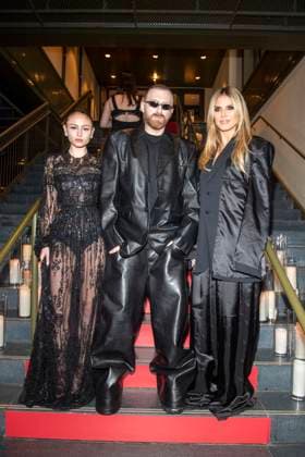 Entertainment Themen der Woche KW18 Entertainment Bilder des Tages The King s Trust 4th Annual Global Gala (L-R) Leni Klum, Guram Gvasalia and Heidi Klum arrive at The King s Trust 4th Annual Global Gala on May 01, 2025 in New York City. New York United States Copyright: xRonxAdarx xSOPAxImagesx _radar_kings_20250501_01217