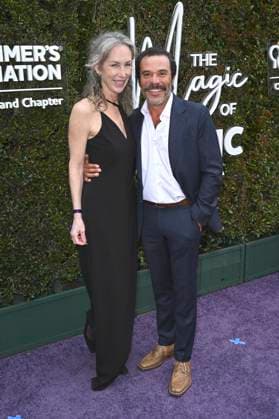 Susan Elena Matus with husband Michael Irby at the Alzheimer s Association Magic of Music Gala at Vibiana Los Angeles, 04 05 2025 Foto:xD.xStarbuckx xFuturexImagex alzheimer_5557