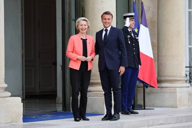 News Themen der Woche KW19 News Bilder des Tages Emmanuel Macron recoit Ursula Von Der Leyen, PrÃ sidente de la Commission europÃ enne Emmanuel Macron recoit Ursula Von Der Leyen, PrÃ sidente de la Commission europÃ enne pour un dÃ jeuner de travail au palis de l ElysÃ e Ã Paris, le 5 mai 2025. French President, Emmanuel Macron receives Ursula Von Der Leyen, President of the European Commission, for a working lunch at the ElysÃ e Palace in Paris, May 5, 2025.  Copyright: xFabricexChasseryx
