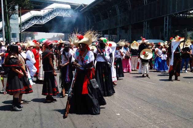 Inhabitants of the PeoÂ±oÂ³n de los BaoÂ±os neighborhood, taking part during the 95th commemoration of the Battle of Puebla. the Battle of Puebla re-nact in PeoÂ±on de los BaoÂ±os has been declared Intangible Cultural Heritage by the United Nations Educational, Scientific and Cultural Organization (UNESCO). on May 5, 2025 in Mexico City, Mexico. Mexico City Mexico - ZUMAe321 20250505_zia_e321_022 Copyright: xCarlosxSantiagox