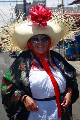 A Inhabitant of the PeoÂ±oÂ³n de los BaoÂ±os neighborhood, taking part during the 95th commemoration of the Battle of Puebla. the Battle of Puebla re-nact in PeoÂ±on de los BaoÂ±os has been declared Intangible Cultural Heritage by the United Nations Educational, Scientific and Cultural Organization (UNESCO). on May 5, 2025 in Mexico City, Mexico. Mexico City Mexico - ZUMAe321 20250505_zia_e321_025 Copyright: xCarlosxSantiagox