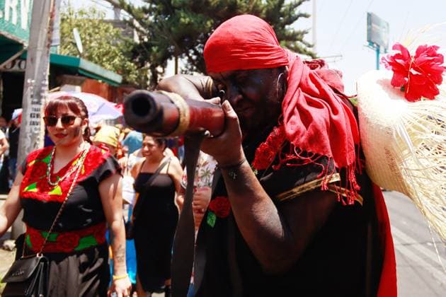 A Inhabitant of the PeoÂ±oÂ³n de los BaoÂ±os neighborhood, taking part during the 95th commemoration of the Battle of Puebla. the Battle of Puebla re-nact in PeoÂ±on de los BaoÂ±os has been declared Intangible Cultural Heritage by the United Nations Educational, Scientific and Cultural Organization (UNESCO). on May 5, 2025 in Mexico City, Mexico. Mexico City Mexico - ZUMAe321 20250505_zia_e321_030 Copyright: xCarlosxSantiagox