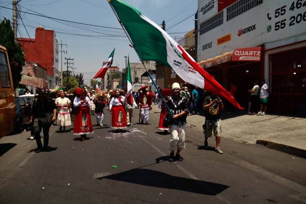 Inhabitants of the PeoÂ±oÂ³n de los BaoÂ±os neighborhood, taking part during the 95th commemoration of the Battle of Puebla. the Battle of Puebla re-nact in PeoÂ±on de los BaoÂ±os has been declared Intangible Cultural Heritage by the United Nations Educational, Scientific and Cultural Organization (UNESCO). on May 5, 2025 in Mexico City, Mexico. Mexico City Mexico - ZUMAe321 20250505_zia_e321_032 Copyright: xCarlosxSantiagox