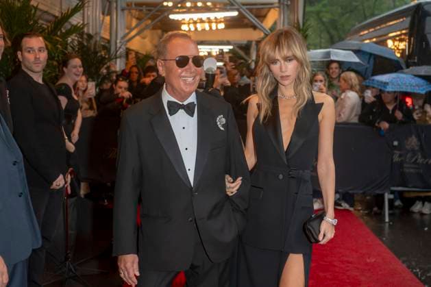 The pierre hotel: 2025 met gala departures (new) the pierre hotel: 2025 met gala departures. May 05, 2025, new york, new york, usa: (l-r) michael kors and suki waterhouse wearing michael kors depart the pierre hotel for 2025 met gala on may 05, 2025 in new york city. (Foto: M10s Thenews2 imago images) The pierre hotel: 2025 met gala departures  Copyright: xRonxAdarx