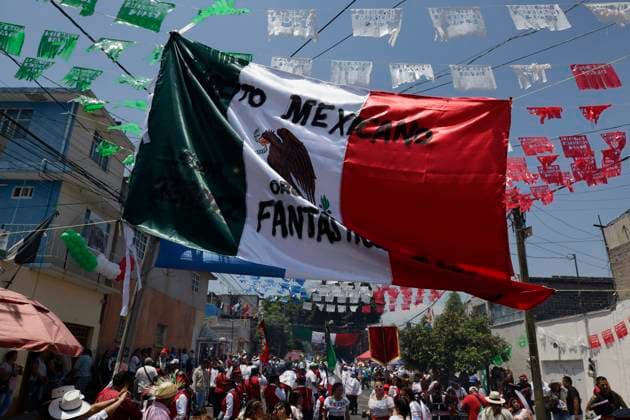 163rd Anniversary Of The Battle Of Puebla In Mexico The Zacapoaxtlas army of Mexico represents during the commemoration of the 163rd Anniversary of the Battle of Puebla in Mexico City, Mexico, at the Penon de los Banos, an event that marks the history of Mexico on May 5, 1862, when the liberal troops under the command of General Ignacio Zaragoza defeat the French army led by Napoleon III and the Second French Empire, led by Charles Ferdinand Latrille. On May 5, 2025. Mexico City Mexico City Mexico  Copyright: xGerardoxVieyrax originalFilename: vieyra-notitle250505_npKw0.jpg