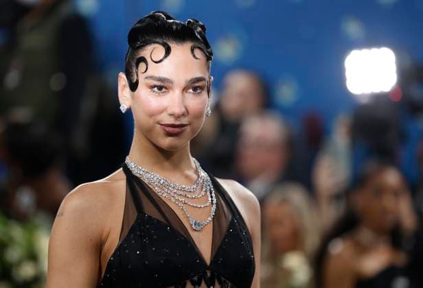 Entertainment Themen der Woche KW19 Entertainment Bilder des Tages Due Lipa arrives on the red carpet at the 2025 Met Gala celebrating the opening of Superfine: Tailoring Black Style at The Metropolitan Museum of Art on Monday, May 5, 2025 in New York City.  NYP20250505922 JOHNxANGELILLO