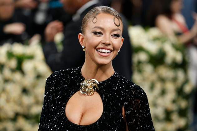 Sydney Sweeney arrives on the red carpet at the 2025 Met Gala celebrating the opening of Superfine: Tailoring Black Style at The Metropolitan Museum of Art on Monday, May 5, 2025 in New York City.  NYP20250505923 JOHNxANGELILLO