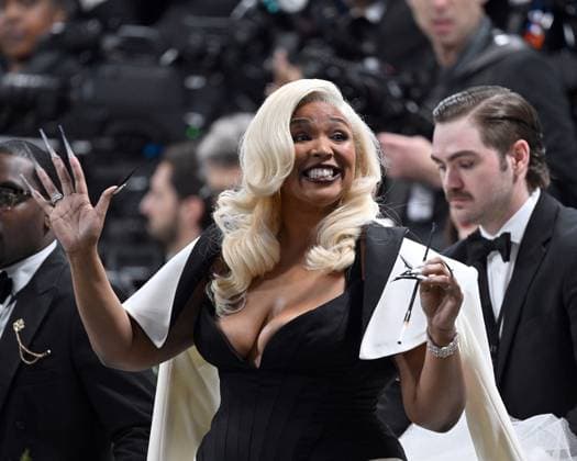 Lizzo Arrives at the Met Gala 2025 in New York City Featuring: Lizzo Where: New York City, New York, United States When: 05 May 2025 Credit: Elder Ordonez INSTARimages EDITORIAL USE ONLY. NOT FOR USE BY NEWSPAPERS BASED IN THE UK. Copyright: xx instar54719545