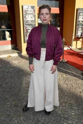 Thea Rasche as a guest on the red carpet at the cinema film premiere Die Vorkosterinnen at Kino Babylon on 05 05 2025 in Berlin Berlin Germany