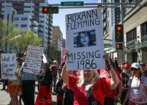 Edmonton Marks Red Dress Day To Honour Missing And Murdered Indigenous Women And Girls EDMONTON, CANADA MAY 5: Members of the local Indigenous community, activists, and supporters gather in memory of missing and murdered Indigenous women and girls (MMIWG) from the Edmonton area, on May 5, 2025, in Edmonton, ALberta, Canada. Red Dress Day is an annual event initiated by the REDress Project to honour the lives of MMIWG across Canada, first observed on May 5, 2010. Edmonton Canada Copyright: xArturxWidakx originalFilename: widak-edmonton250505_npeXD.jpg