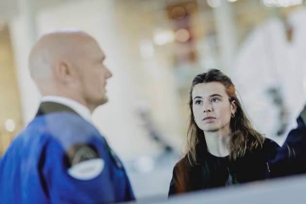 News Themen der Woche KW19 News Bilder des Tages Luisa Neubauer und Alexander Gerst, aufgenommen im Rahmen der Sitzungsunterbrechung des Bundestages nach der erfolglosen Wahl des neuen Bundeskanzlers in Berlin, 06.05.2025. Berlin Deutschland *** Luisa Neubauer and Alexander Gerst, taken during the adjournment of the Bundestag after the unsuccessful election of the new Federal Chancellor in Berlin, 06 05 2025 Berlin Germany Copyright: xFlorianxGaertnerx