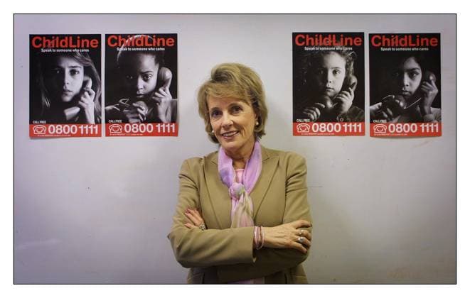 Esther Rantzen in the Childline offices in London pic David Sandison 26 3 2002 Copyright: xDavidxSandisonx DMGTCHPDPICT000408484097