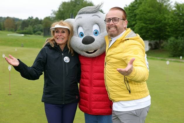 Europa Park Eagles Charity Golfcup 2025 Ireen Sheer and Ross Antony with the Euromaus on the golf course Europa Park Eagles Charity Golfcup 2025 on 05 05 2025 on the 18 hole course of the Europa Park Golfclub Breisgau e V Baden Württemberg, Germany