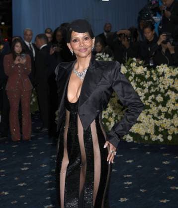 May 5, 2025, New York, Ny, United States: Halle Berry attends the 2025 Met Gala Celebrating Superfine: Tailoring Black Style at Metropolitan Museum of Art in New York. New York USA - ZUMAp281 20250505_zea_p281_158 Copyright: xPhotoxImagexPressx