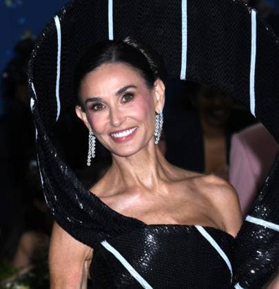 May 5, 2025, New York, Ny, United States: Demi Moore attends the 2025 Met Gala Celebrating Superfine: Tailoring Black Style at Metropolitan Museum of Art in New York. May 5, 2025. New York United States - ZUMAp281 20250505_zea_p281_264 Copyright: xPhotoxImagexPressx