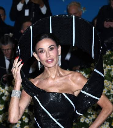 May 5, 2025, New York, Ny, United States: Demi Moore attends the 2025 Met Gala Celebrating Superfine: Tailoring Black Style at Metropolitan Museum of Art in New York. May 5, 2025. New York United States - ZUMAp281 20250505_zea_p281_272 Copyright: xPhotoxImagexPressx