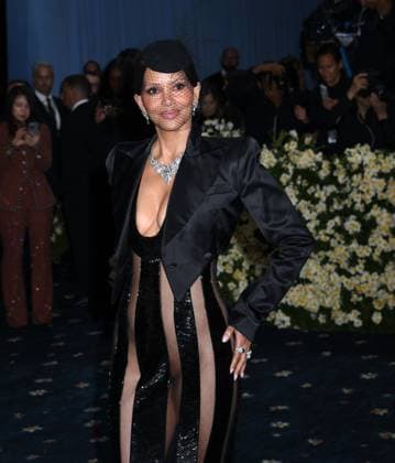May 5, 2025, New York, Ny, United States: Halle Berry attends the 2025 Met Gala Celebrating Superfine: Tailoring Black Style at Metropolitan Museum of Art in New York. May 5, 2025. New York United States - ZUMAp281 20250505_zea_p281_277 Copyright: xPhotoxImagexPressx