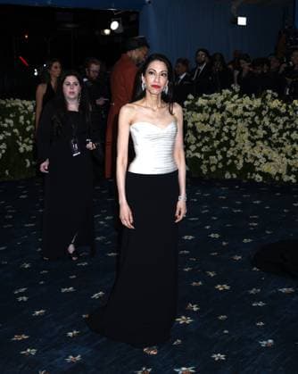 May 5, 2025, New York, Ny, United States: Huma Abedin attends the 2025 Met Gala Celebrating Superfine: Tailoring Black Style at Metropolitan Museum of Art in New York. May 5, 2025. New York United States - ZUMAp281 20250505_zea_p281_283 Copyright: xPhotoxImagexPressx