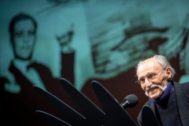 Entertainment Bilder des Tages Anifilm 2025 International Festival of Animated Films sterted with opening ceremony at the Saldov Theatre, Liberec, on Tuesday, May 6, 2025. The award for lifetime contribution to animated film was received by animator, painter, graphic designer and typographer Vratislav Hlavaty. (CTKxPhoto RadekxPetrasek) CTKPhotoP2025050608935  CTKPhotoP2025050608935