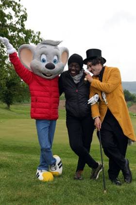 Europa Park Eagles Charity Golfcup 2025 Rita Auma Obama older half-sister of former US President Barack Obama with the Euromouse Charlie Chaplin Albert de Paris Europa Park Eagles Charity Golfcup 2025 on 05 05 2025 on the 18 hole course of the Europa Park Golfclub Breisgau e V Baden Württemberg, Germany