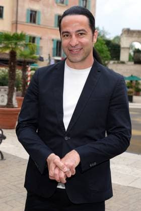 Europa Park Eagles Charity Golfcup 2025 Bülent Ceylan in front of the Hotel Colosseo Europa Park Eagles Charity Golfcup 2025 on 05 05 2025 Hotel Colosseo, Rust, Baden Württemberg, Germany
