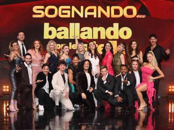 Entertainment Themen der Woche KW19 Entertainment Bilder des Tages Rome, Italy: Rome, Rai auditorium of the Foro Italico, presentation of the TV show Dreaming... Dancing with the Stars . In the photo: the cast of dancers Rome Italy  - ZUMAp169 20250507_zea_p169_736 Copyright: xMarcoxProvvisionatox