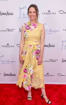 Celebrities attend The 36th Annual Colleagues Spring Luncheon and Oscar de la Renta Fashion Show Featuring: Hilary Swank Where: Los Angeles, California, United States When: 08 May 2025 Credit: Faye s Vision Cover Images EDITORIAL USE ONLY. NOT FOR USE BY NEWSPAPERS BASED IN THE UK. Copyright: xx coverimg54728873