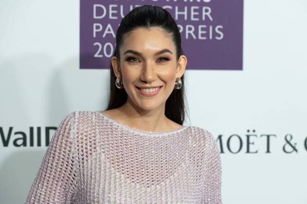 Neda PEEMUELLER, presenter, at the DUFTSTARS 2025 German Perfume Award Presentation of the German Perfume Award DUFTSTARS by the Fragrance Foundation on 08 05 2025, Rheinterrassen, Duesseldorf