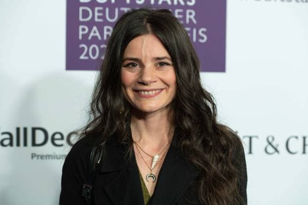 Joyce ILG, actress, portrait, portrait, cropped single image, single motif, at the DUFTSTARS 2025 German Perfume Award Presentation of the German Perfume Award DUFTSTARS by the Fragrance Foundation on 08 05 2025, Rheinterrassen, Duesseldorf