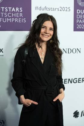 Joyce ILG, actress, portrait, portrait, cropped single image, single motif, at the DUFTSTARS 2025 German Perfume Award Presentation of the German Perfume Award DUFTSTARS by the Fragrance Foundation on 08 05 2025, Rheinterrassen, Duesseldorf