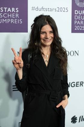 Joyce ILG, actress, portrait, portrait, cropped single image, single motif, at the DUFTSTARS 2025 German Perfume Award Presentation of the German Perfume Award DUFTSTARS by the Fragrance Foundation on 08 05 2025, Rheinterrassen, Duesseldorf