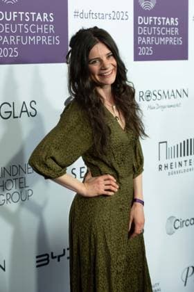 Joyce ILG, actress, portrait, portrait, cropped single image, single motif, at the DUFTSTARS 2025 German Perfume Award Presentation of the German Perfume Award DUFTSTARS by the Fragrance Foundation on 08 05 2025, Rheinterrassen, Duesseldorf