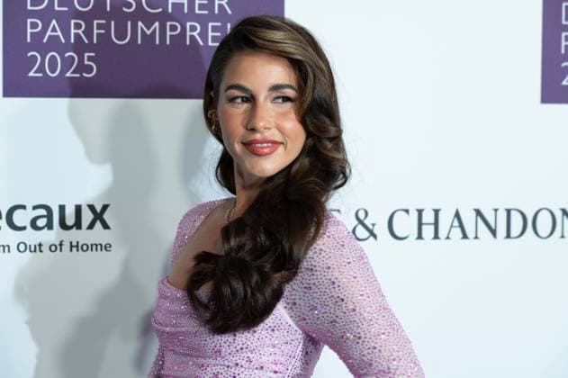 Sarah ENGELS, singer, portrait, portrait, cropped single image, single motif, at the DUFTSTARS 2025 German Perfume Award Presentation of the German Perfume Award DUFTSTARS by the Fragrance Foundation on 08 05 2025, Rheinterrassen, Duesseldorf