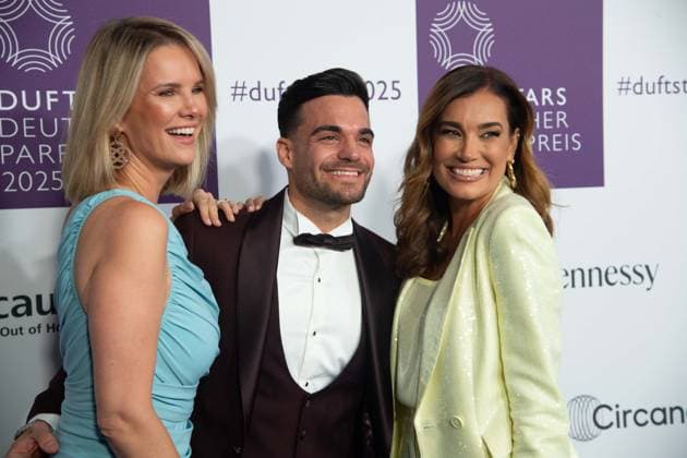 f l Monica IVNCAN, Stefano ZARRELLA Jana Ina ZARRELLA, at the DUFTSTARS 2025 German Perfume Award Presentation of the German Perfume Award DUFTSTARS by the Fragrance Foundation on 08 05 2025, Rheinterrassen, Duesseldorf