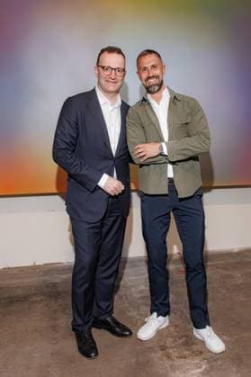 Kunst - PRE-OPENING Pop-up Galerie THE ÜRBAN ART Jens Spahn und Daniel Funke beim PRE-OPENING Pop-up Galerie THE ÜRBAN ART by MERCEDES-BENZ & ÜBER FRESH im Haus der Visionäre am 30.04.2025 in Berlin. *** Art PRE OPENING Pop up Gallery THE ÜRBAN ART Jens Spahn and Daniel Funke at the PRE OPENING Pop up Gallery THE ÜRBAN ART by MERCEDES BENZ ÜBER FRESH at Haus der Visionäre on 30 04 2025 in Berlin Copyright: xEventpressxKochanx
