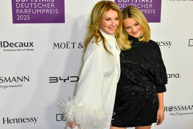 Frauke Ludowig presenter with daughter Nele as guests on the blue carpet at the Fragrance Foundations Duftstars 2025 German Perfume Award ceremony at the Rheinterrassen on 08 05 2025 Duesseldorf NRW Germany