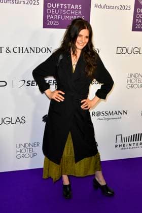 Joyce Claudia Ilg German actress, presenter, guest on the blue carpet at the Fragrance Foundations Duftstars 2025 German Perfume Award Ceremony at the Rheinterrassen on 08 05 2025 Duesseldorf NRW Germany