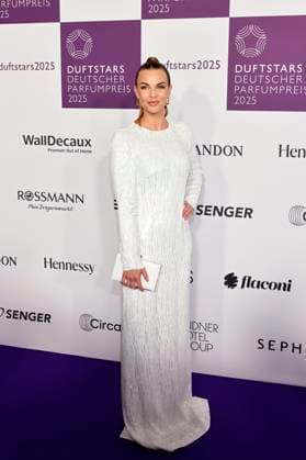 Presenter Annika Lau at the DUFTSTARS 2025 German Perfume Award with presentation of the DUFTSTARS German Perfume Award by the Fragrance Foundation om the Rheinterrassen Düsseldorf, 08 05 2025 NRW Germany Copyright: xChristophxHardtx