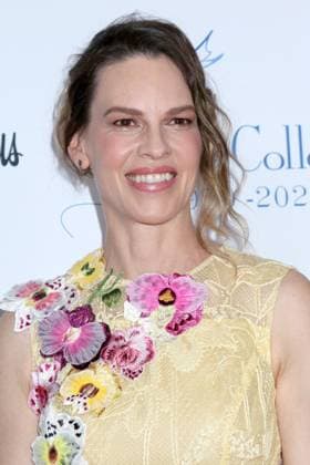 USA - 36th Annual Colleagues Spring Luncheon and Oscar de la Renta Fashion Show - Beverly Hills LOS ANGELES - MAY 8: Hilary Swank at the 36th Annual Colleagues Spring Luncheon and Oscar de la Renta Fashion Show at Beverly Wilshire Hotel on May 8, 2025 in Beverly Hills, CA Beverly Hills CA USA  Copyright: xKathyxHutchinsx xHutchinsxPhotox