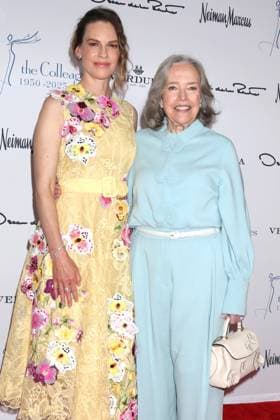 USA - 36th Annual Colleagues Spring Luncheon and Oscar de la Renta Fashion Show - Beverly Hills LOS ANGELES - MAY 8: Hilary Swank, Kathy Bates at the 36th Annual Colleagues Spring Luncheon and Oscar de la Renta Fashion Show at Beverly Wilshire Hotel on May 8, 2025 in Beverly Hills, CA Beverly Hills CA USA EDITORIAL USE ONLY Copyright: x 2025xKathyxHutchinsx xHutchinsxPhotox HutchinsxPhotox khphotos859849