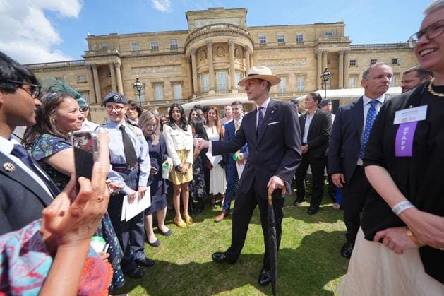 Duke of Edinburgh s Gold Award celebrations The Duke of Edinburgh meeting guests during the gold award celebrations for the Duke of Edinburgh s award at Buckingham Palace, London., Credit:Yui Mok Avalon UK, LONDON  Copyright: xYuixMokx xAvalonx 0997127052