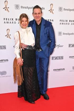 Sascha Vollmer with his wife Jenny at the Felix Burda Award on 9 05 2025 in Berlin Felix Burda Award 2025 in Berlin