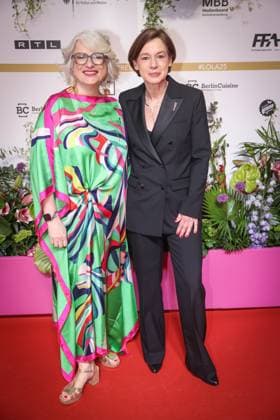 GERMAN FILM AWARD 2025 ceremony in Berlin Anne Leppien and Claudia Löwe on the red carpet at the Lola German Film Award 2025 ceremony at the Theater am Potsdamer Platz in Berlin Date 10 05 2025 Copyright: xEventpressx