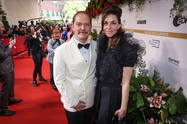 GERMAN FILM AWARD 2025 ceremony in Berlin Godehard Giese and Kim Riedle on the red carpet at the Lola German Film Award 2025 ceremony at the Theater am Potsdamer Platz in Berlin Date 10 05 2025 Copyright: xEventpressx